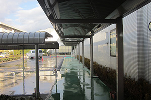 香川労災病院玄関前